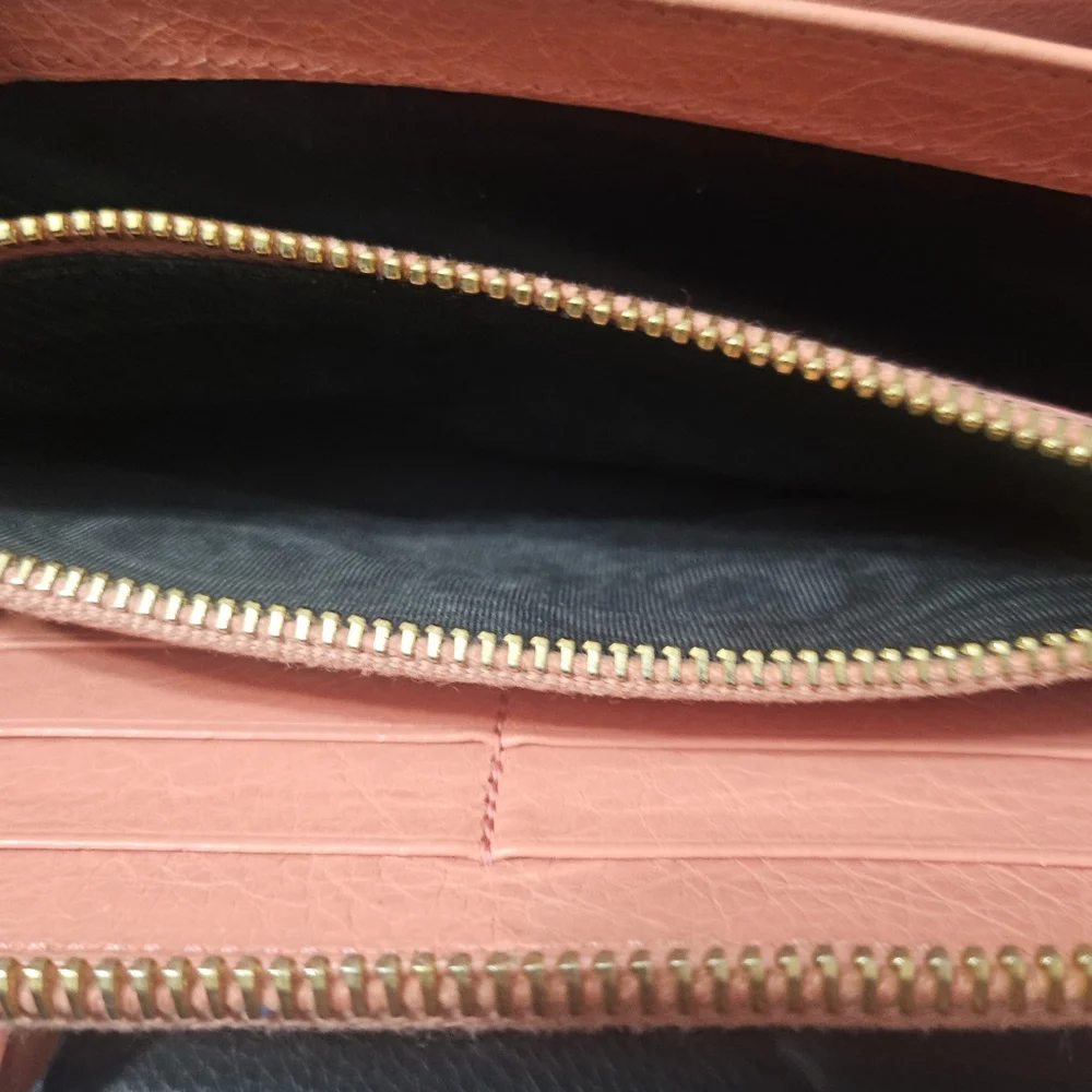 Balenciaga Pink Wallet with Gold Accents - Picture 5 of 12